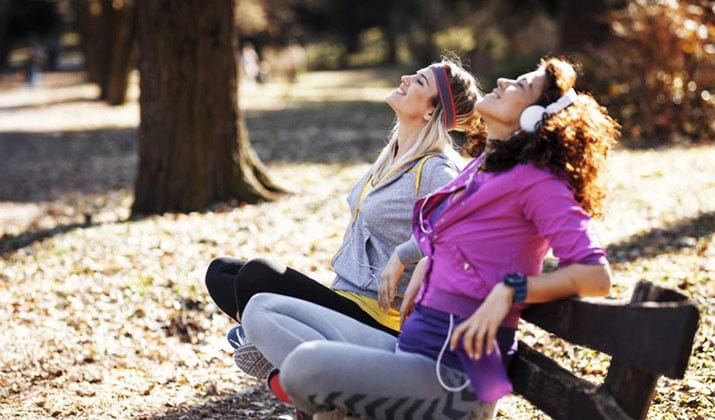 females-exercising-in-the-park
