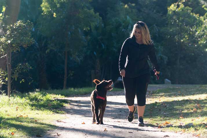 business-student-amelia-perry-walking-pet