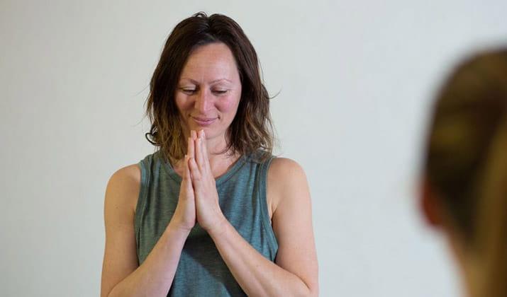 sanskrit-student-antonetta-praying