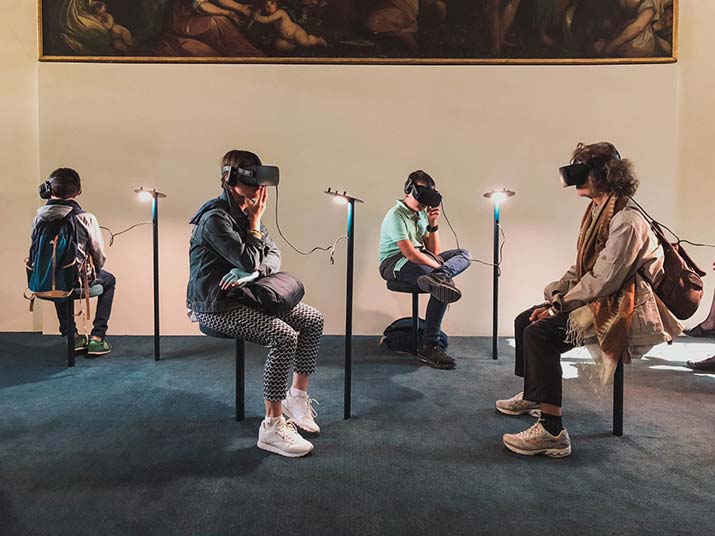 people-using-virtual-reality-goggles