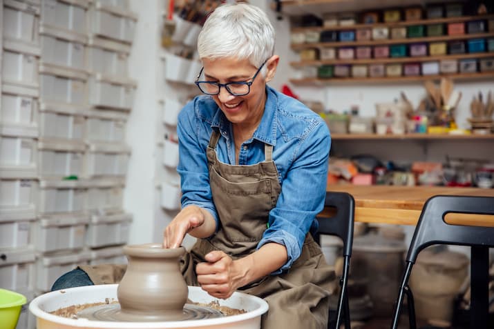 lady-doing-pottery