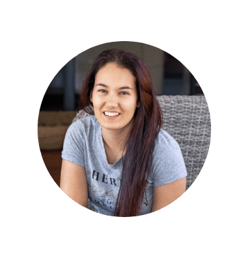 Open Universities Australia student Taylah.